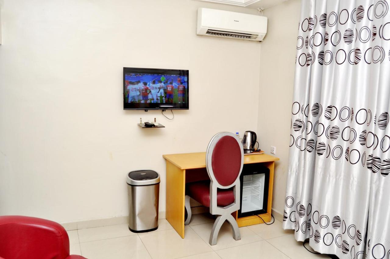 Primal Hotel Isaac John Gra Ikeja Exteriér fotografie