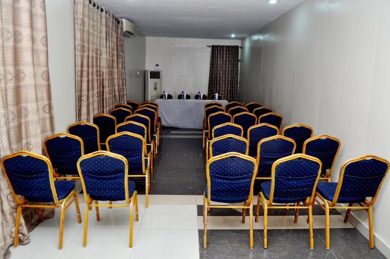 Primal Hotel Isaac John Gra Ikeja Exteriér fotografie