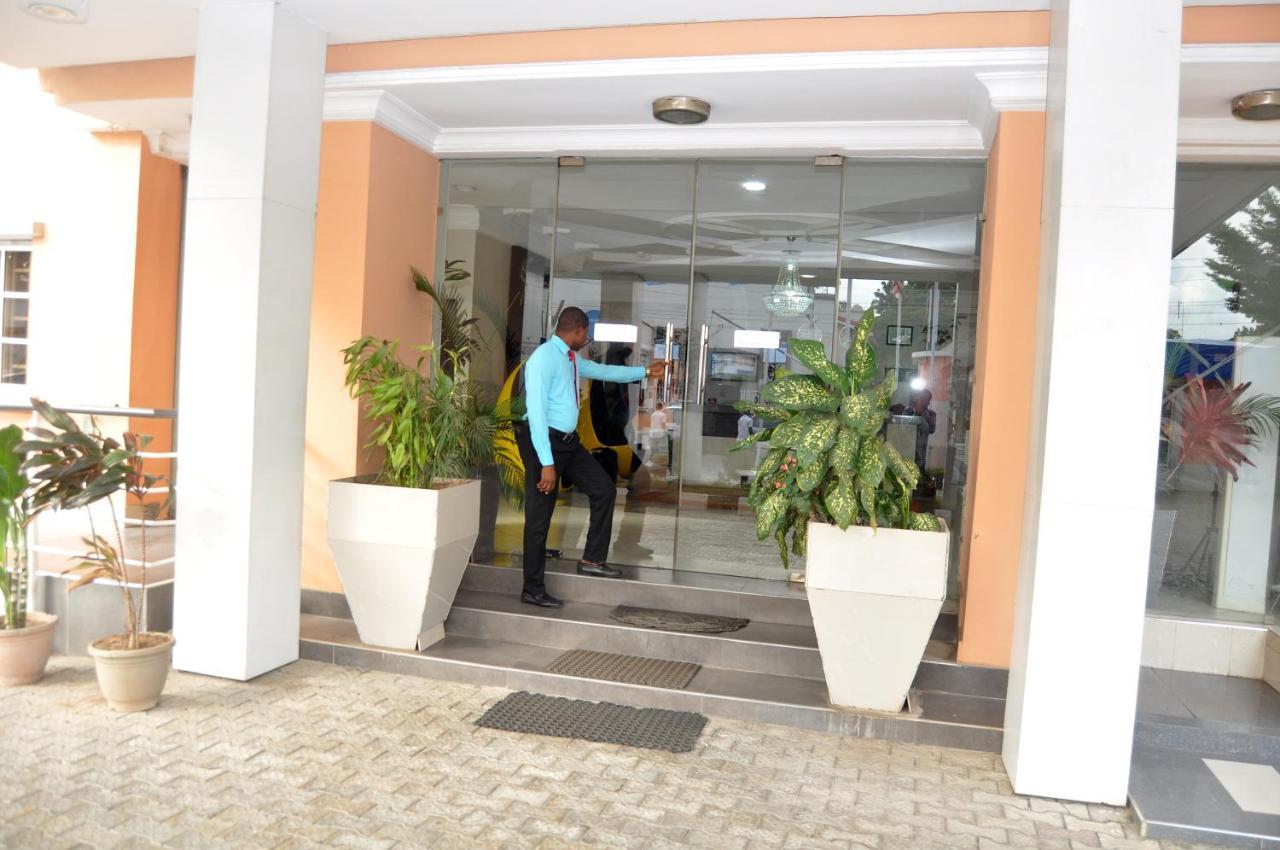 Primal Hotel Isaac John Gra Ikeja Exteriér fotografie