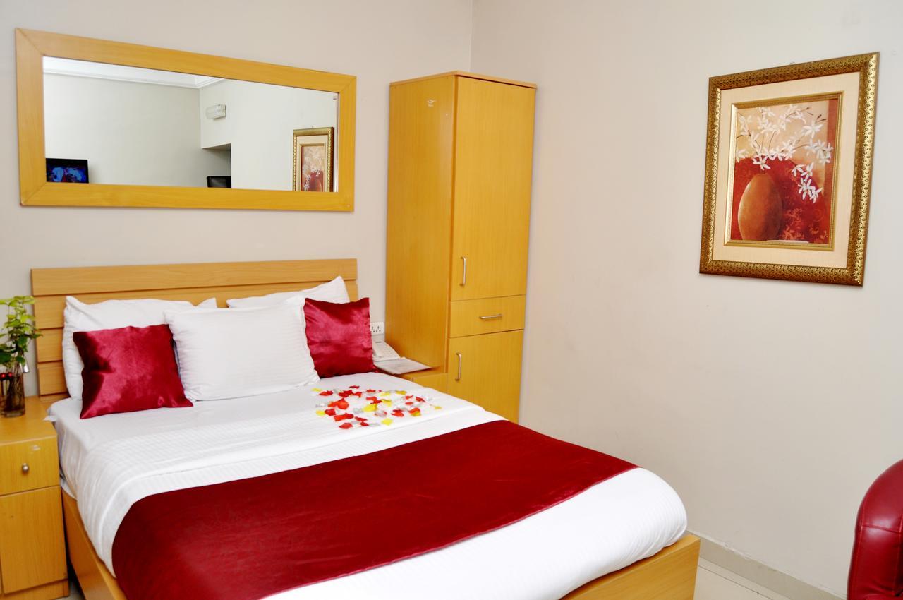 Primal Hotel Isaac John Gra Ikeja Exteriér fotografie